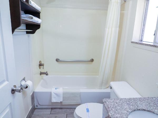 Rodeway Inn San Antonio Lackland AFB - SeaWorld : photo 6 de la chambre chambre lit king-size - non-fumeurs