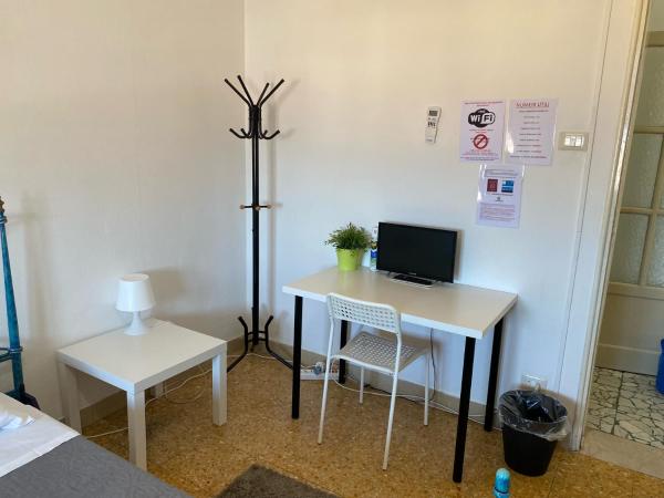 Night & Day : photo 8 de la chambre chambre simple avec salle de bains commune