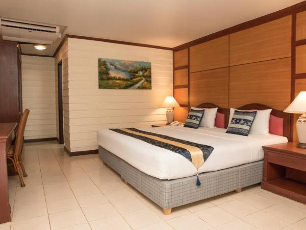 S Lodge Pattaya formally Sabai Lodge : photo 6 de la chambre chambre double - vue sur piscine