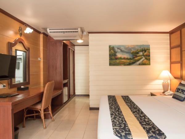 S Lodge Pattaya formally Sabai Lodge : photo 9 de la chambre chambre double - vue sur piscine