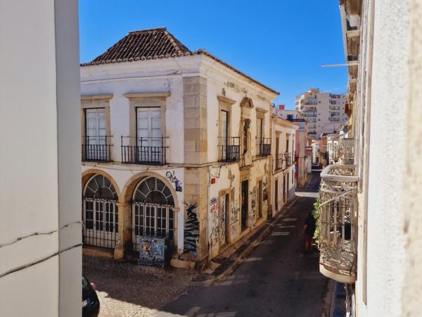 São Pedro Suite Faro : photo 8 de la chambre chambre double avec salle de bains privative