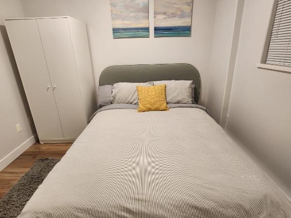 Charming East Van Hideaway - Near SkyTrain : photo 2 de la chambre chambre double