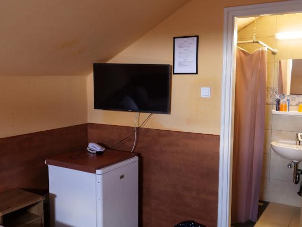 Attila Hotel : photo 6 de la chambre chambre quadruple