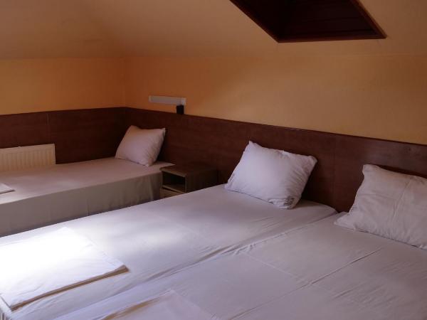 Attila Hotel : photo 7 de la chambre chambre quadruple