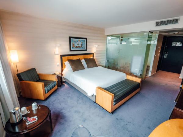Hotel Lille Euralille - Hilton Affiliate Hotel : photo 5 de la chambre chambre lit queen-size 
