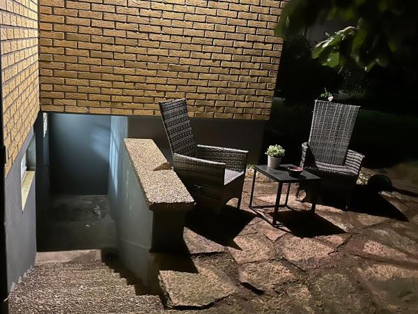 Flamur & Vannis BnB : photo 9 de la chambre chambre double avec salle de bains privative