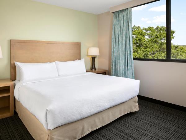 Embassy Suites by Hilton Tampa Airport Westshore : photo 8 de la chambre chambre king avec vue sur la baie - non-fumeurs