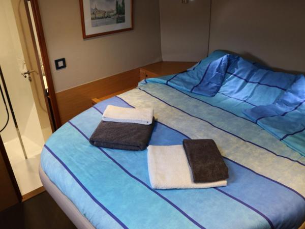 Floatinn Boat-BnB : photo 5 de la chambre chambre double – vue sur lac