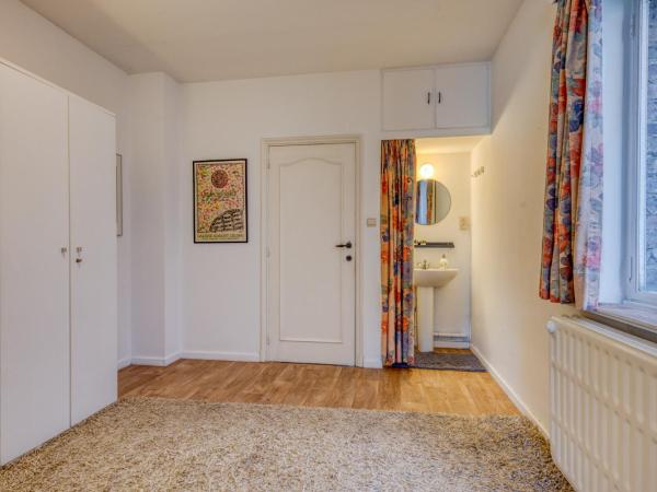 Belle maison bourgeoise partagée de 4 logements : photo 3 de la chambre chambre double