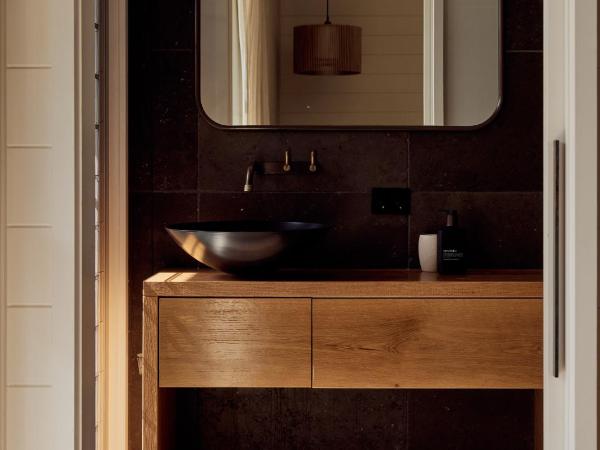 28 Degrees Byron Bay - Adults Only : photo 8 de la chambre chambre lit king-size avec petite piscine privée chauffée