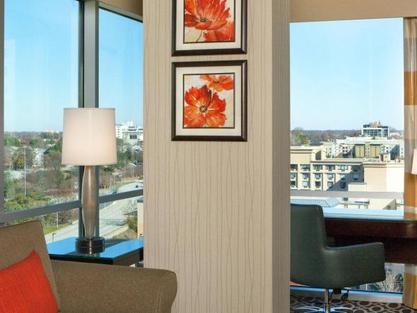 Courtland Grand Hotel, Trademark Collection by Wyndham former Sheraton Atlanta : photo 3 de la chambre corner queen suite, non-smoking