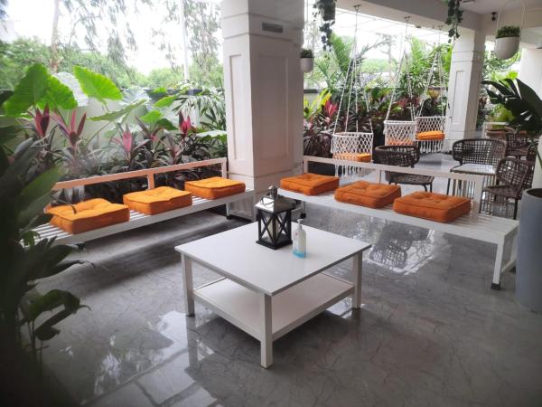 The Embassy Suites : photo 5 de la chambre studio