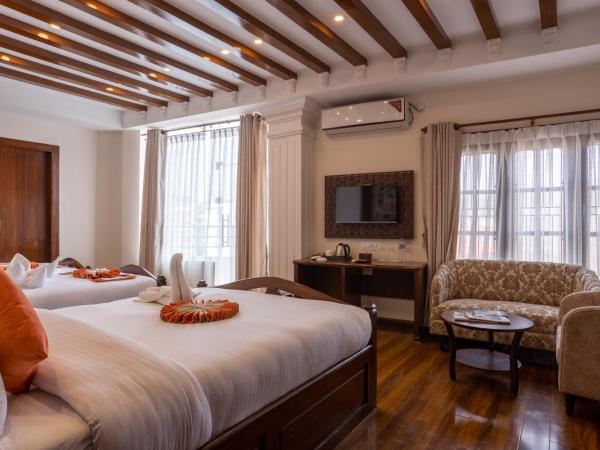 Airport Himalaya Boutique Hotel : photo 6 de la chambre chambre quadruple avec balcon