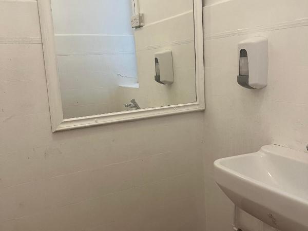 The Walrus Bar and Hostel : photo 4 de la chambre lit dans dortoir mixte de 28 lits