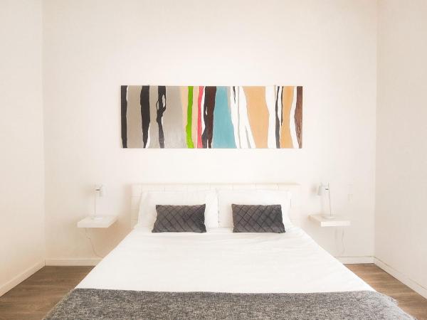 Corte Melone room rental : photo 6 de la chambre chambre double avec balcon