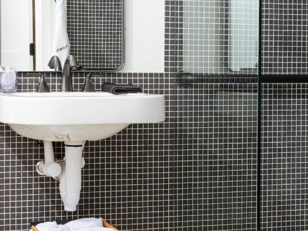 YOWIE Hotel : photo 7 de la chambre studio lit queen-size - accessible aux personnes à mobilité réduite