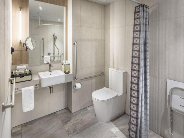 Doubletree By Hilton Karaka : photo 5 de la chambre chambre lit king-size - accessible aux personnes à mobilité réduite