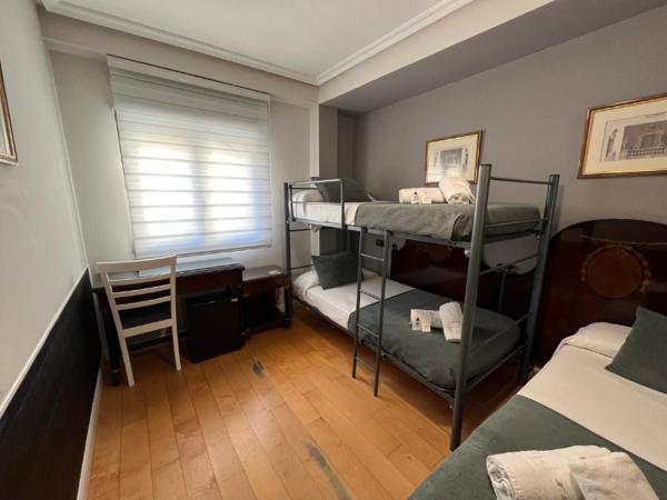 Hospedium Plaza Mayor Salamanca : photo 4 de la chambre chambre triple Économique