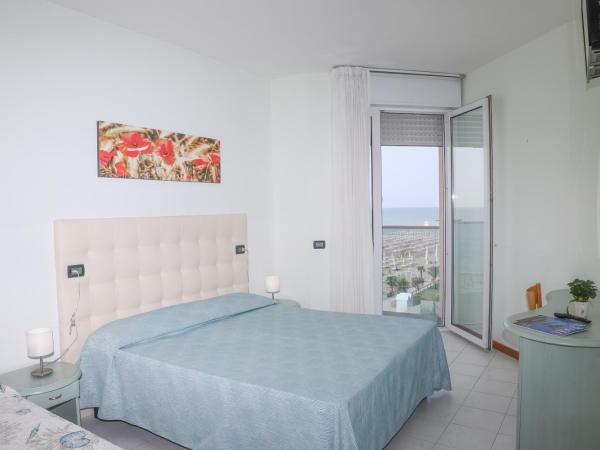 Hotel La Bussola : photo 2 de la chambre chambre double