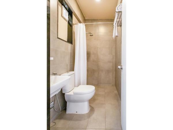 Bloom Hotel - HSR Club : photo 4 de la chambre chambre lit king-size standard