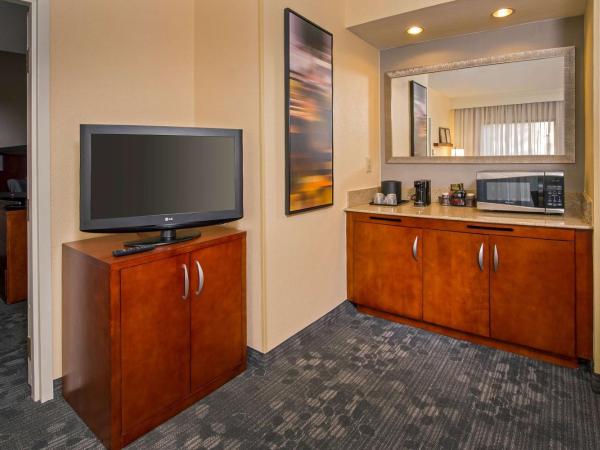 Sonesta Select Charlotte University Research Park : photo 3 de la chambre suite 1 chambre - lit king-size