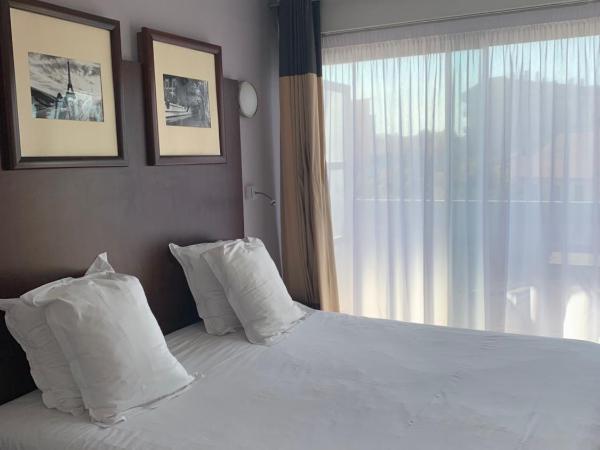 Hôtel Du Centre Annemasse : photo 2 de la chambre chambre double avec balcon