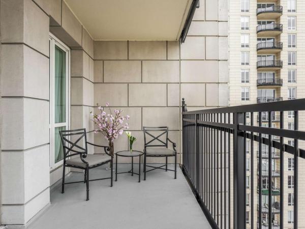 Waldorf Astoria Chicago : photo 3 de la chambre gold coast terrace king suite