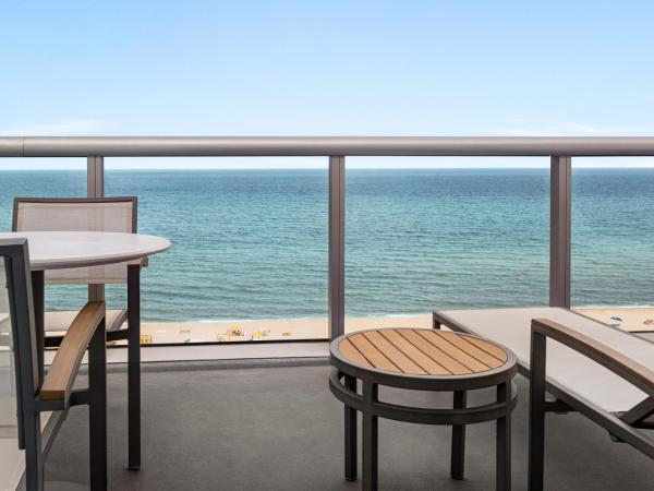 Hilton Cabana Miami Beach Resort : photo 1 de la chambre hébergement premium 1 lit king-size avec balcon - côté océan