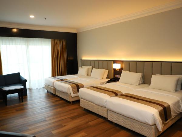 Grand Darul Makmur Hotel Kuantan : photo 5 de la chambre chambre quadruple deluxe