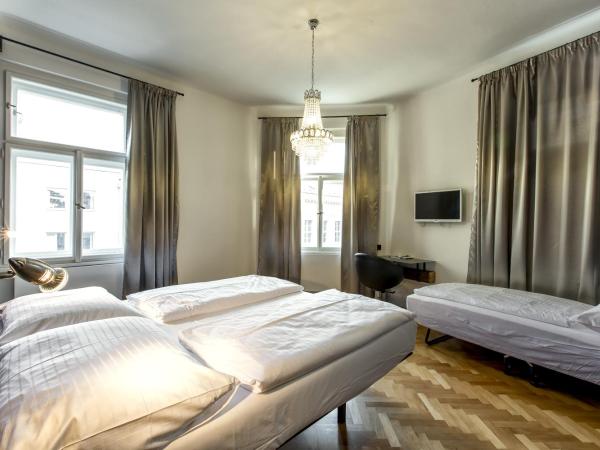 Sophie's Hostel : photo 2 de la chambre chambre triple