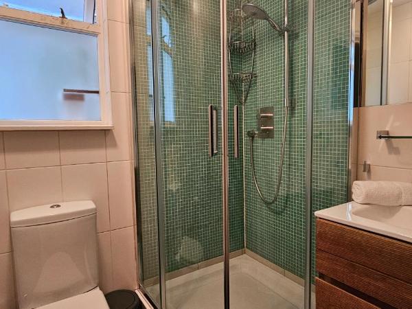 Victorian Superior Property : photo 3 de la chambre chambre double avec salle de bains commune