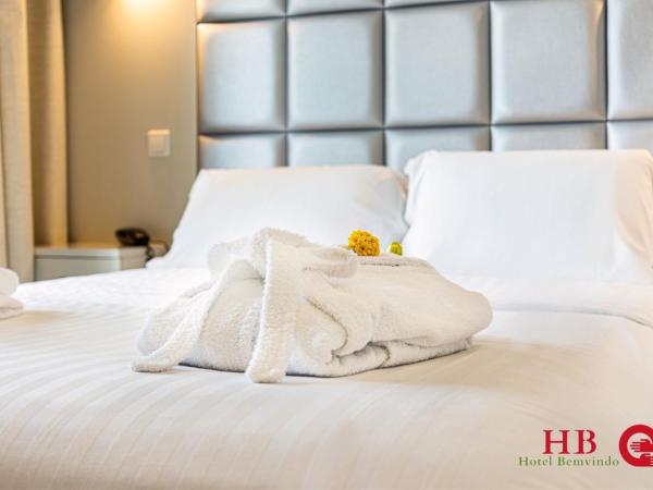 Urban Hotel Santa Eulalia : photo 4 de la chambre chambre double supérieure