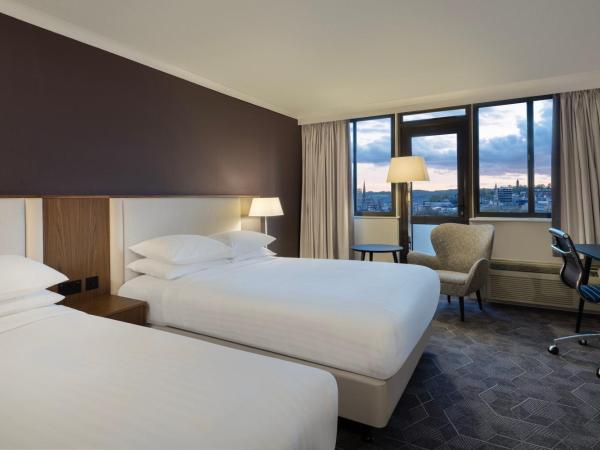 Delta Hotels by Marriott Bristol City Centre : photo 1 de la chambre deluxe double room with two double beds and park view - renovated