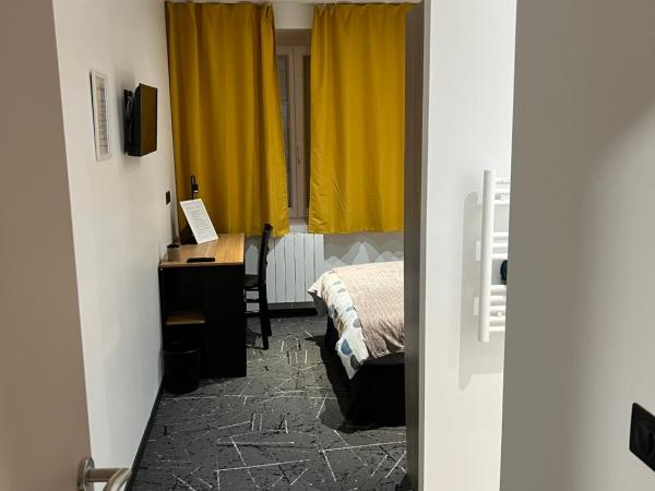 Les AGRIATES : photo 1 de la chambre chambre double avec salle de bains privative