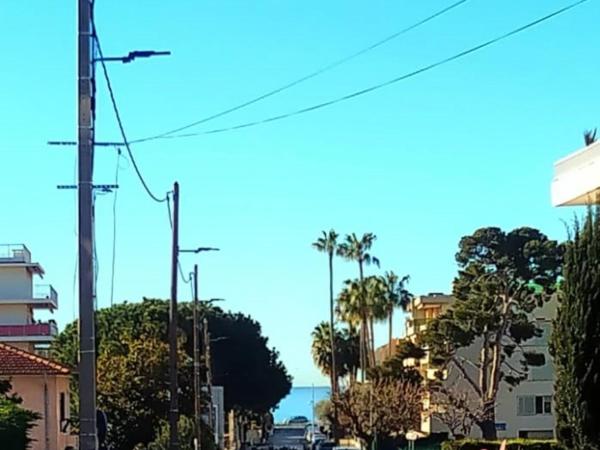 Cabane pas loin de la plage : photo 4 de la chambre chambre double avec salle de bains privative