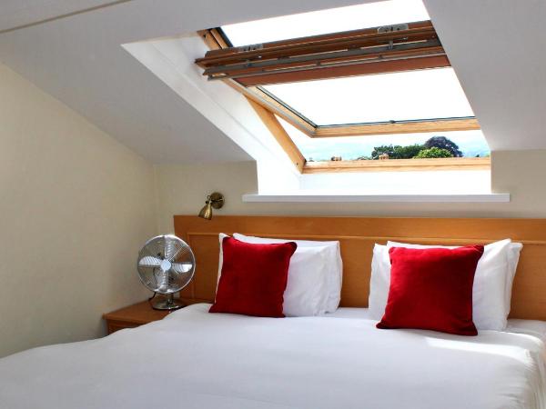 Victoria Square Hotel Clifton Village : photo 2 de la chambre grande chambre double