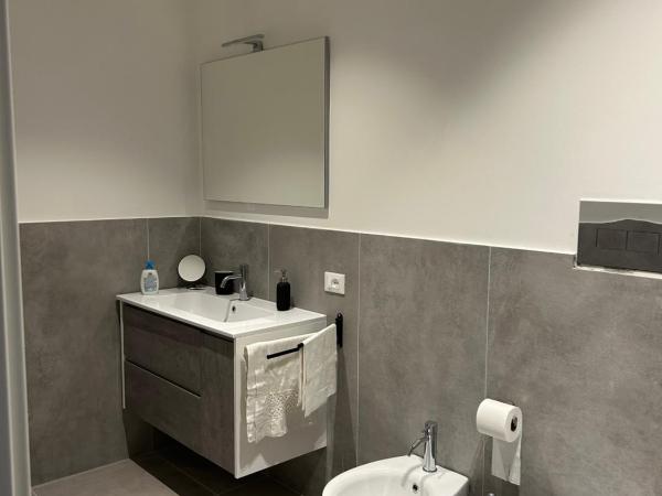 MAISON ELLE : photo 2 de la chambre chambre double avec salle de bains privative