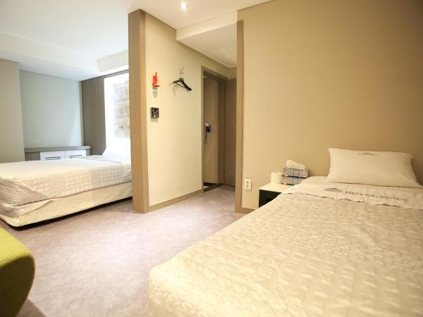 Hotel MIDO Myeongdong : photo 5 de la chambre chambre triple