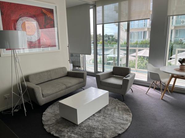 Tasha's Apartments on Warwick : photo 3 de la chambre appartement avec balcon
