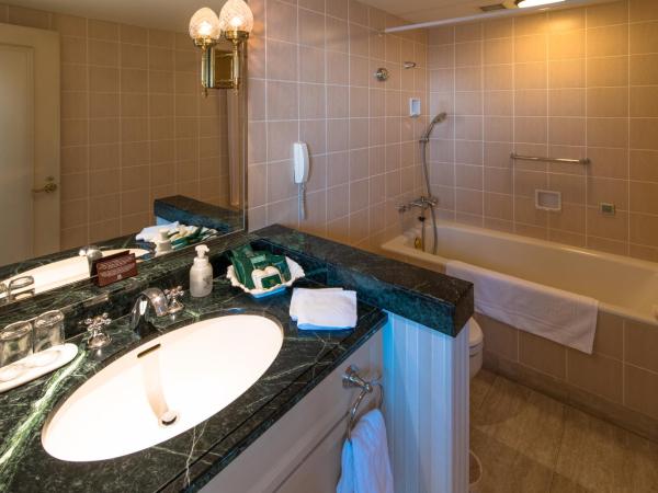 Rihga Royal Hotel Tokyo : photo 6 de la chambre executive floor - standard double room - non-smoking - free access to gym & pool with breakfast