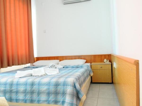 Kleopatra Beach Yildiz Hotel : photo 5 de la chambre chambre double standard - vue sur jardin