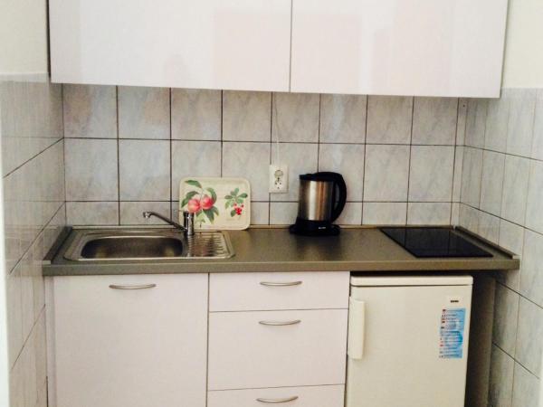 Guesthouse Villa Juric : photo 3 de la chambre studio avec balcon et vue sur la mer