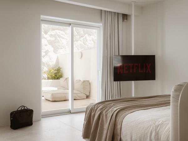 Lovia Mykonos : photo 10 de la chambre suite junior avec jacuzzi extérieur