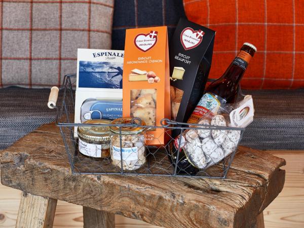 Hôtel L'Arboisie : photo 5 de la chambre suite avec balcon