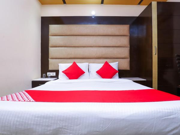 Super OYO Hotel J P Inn Near Patel Nagar Metro Station : photo 10 de la chambre chambre triple deluxe