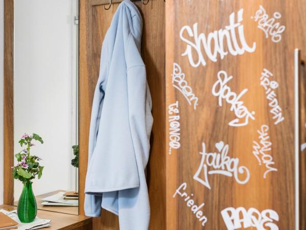 Boutiquehotel Stadthalle : photo 4 de la chambre cozy single room courtyard view