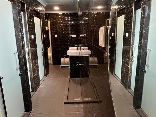 Al Amin Muslim Friendly Hotel : photo 1 de la chambre chambre double standard avec salle de bains commune