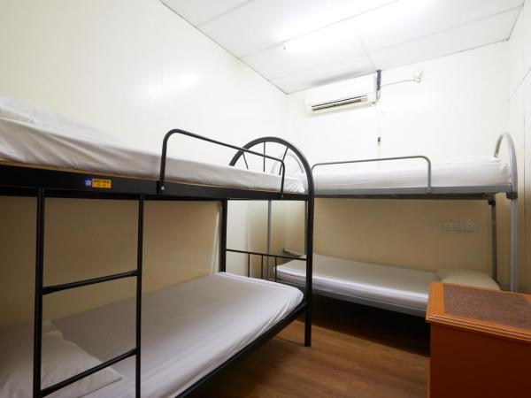 Ros Heritage Motel : photo 2 de la chambre dortoir mixte de 4 lits