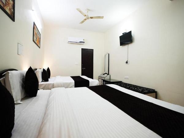 Hotel Lotus Inn : photo 3 de la chambre chambre familiale