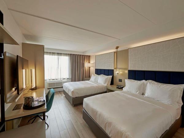 Bloom Mississauga, Tapestry Collection By Hilton : photo 2 de la chambre chambre avec 2 grands lits queen-size